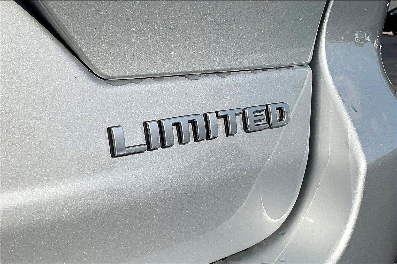 New 2025 Jeep Grand Cherokee Limited w/ Trailer Tow Package image 8