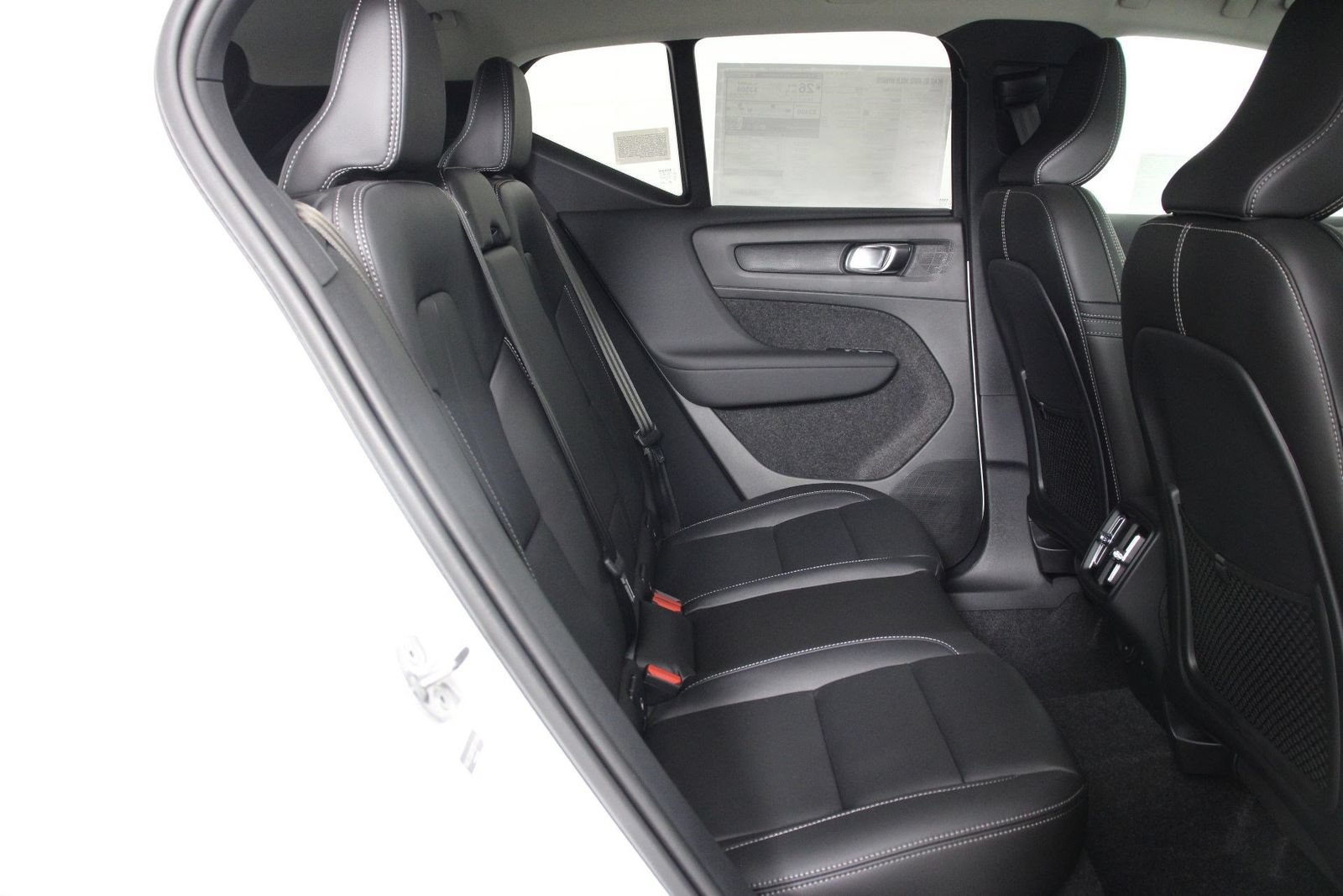 New 2026 Volvo XC40 B5 Plus w/ Climate Package AWD/4WD image 11