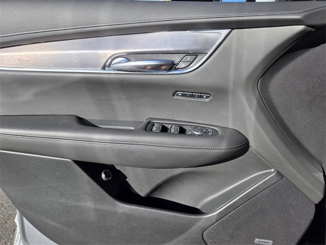 New 2025 Cadillac XT6 Luxury image 19