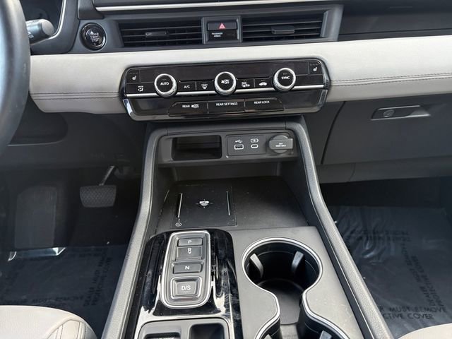 Used 2024 Honda Pilot Touring image 11