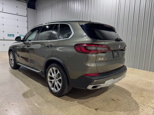 Used 2021 BMW X5 xDrive40i w/ Convenience Package AWD/4WD image 3