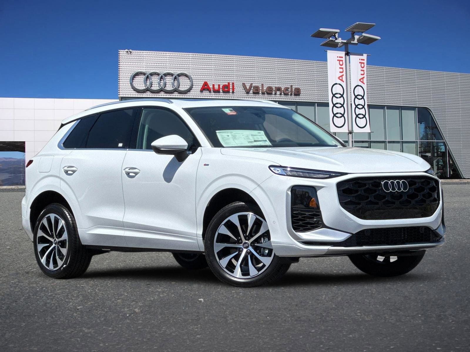 New 2026 Audi Q3 quattro 2.0T AWD/4WD image 2