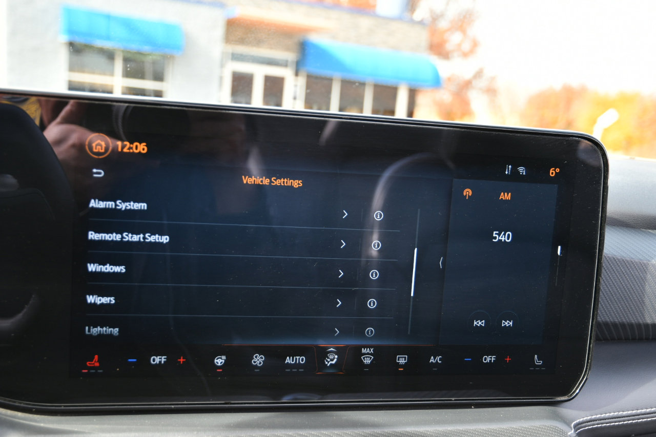 Used 2025 Ford Mustang Premium image 17