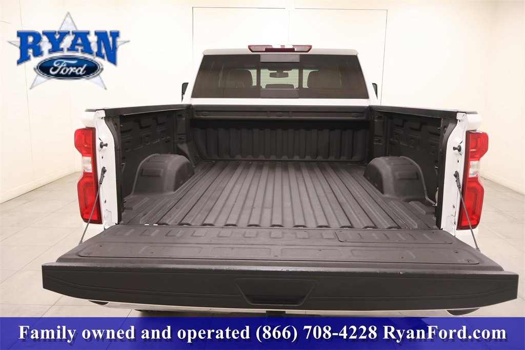 Used 2022 Chevrolet Silverado 2500 LTZ w/ LTZ Convenience Package image 5