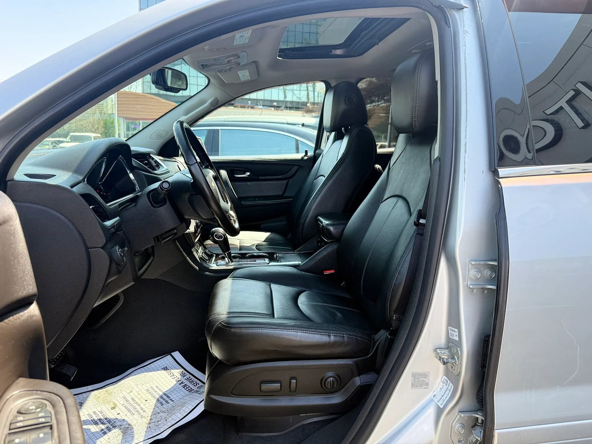 Used 2017 Chevrolet Traverse LT image 10