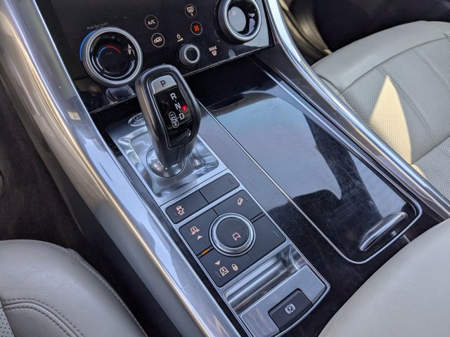 Used 2020 Land Rover Range Rover Sport HSE image 11