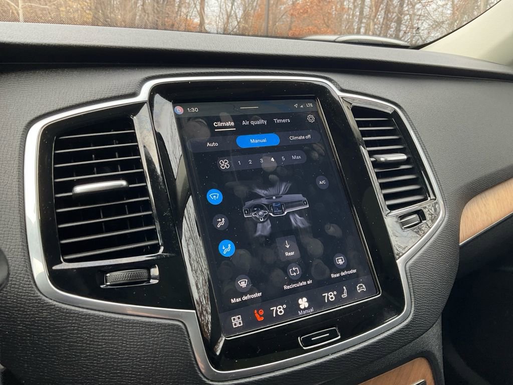 Certified 2025 Volvo XC90 B6 Plus image 21