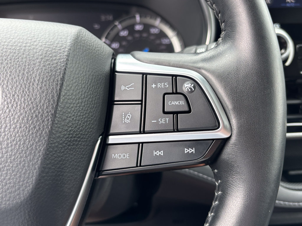 Certified 2021 Toyota Highlander Platinum AWD/4WD image 39