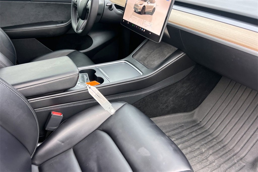 Used 2023 Tesla Model Y Performance image 18