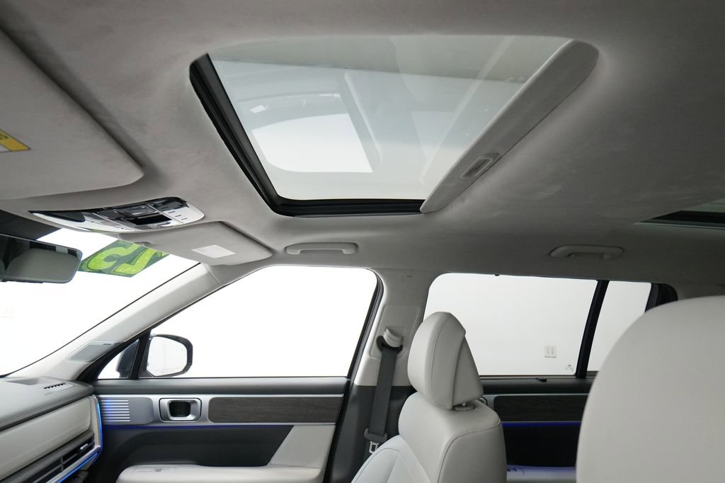 Used 2025 Hyundai Santa Fe Calligraphy image 21