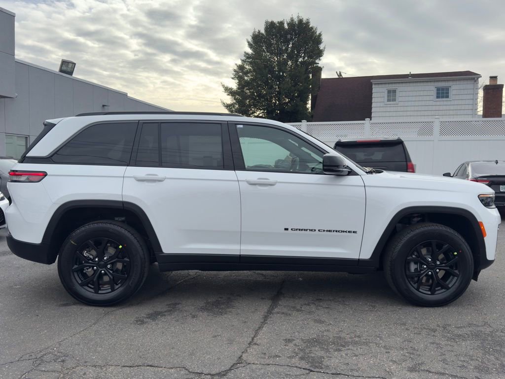 New 2026 Jeep Grand Cherokee Altitude AWD/4WD image 8