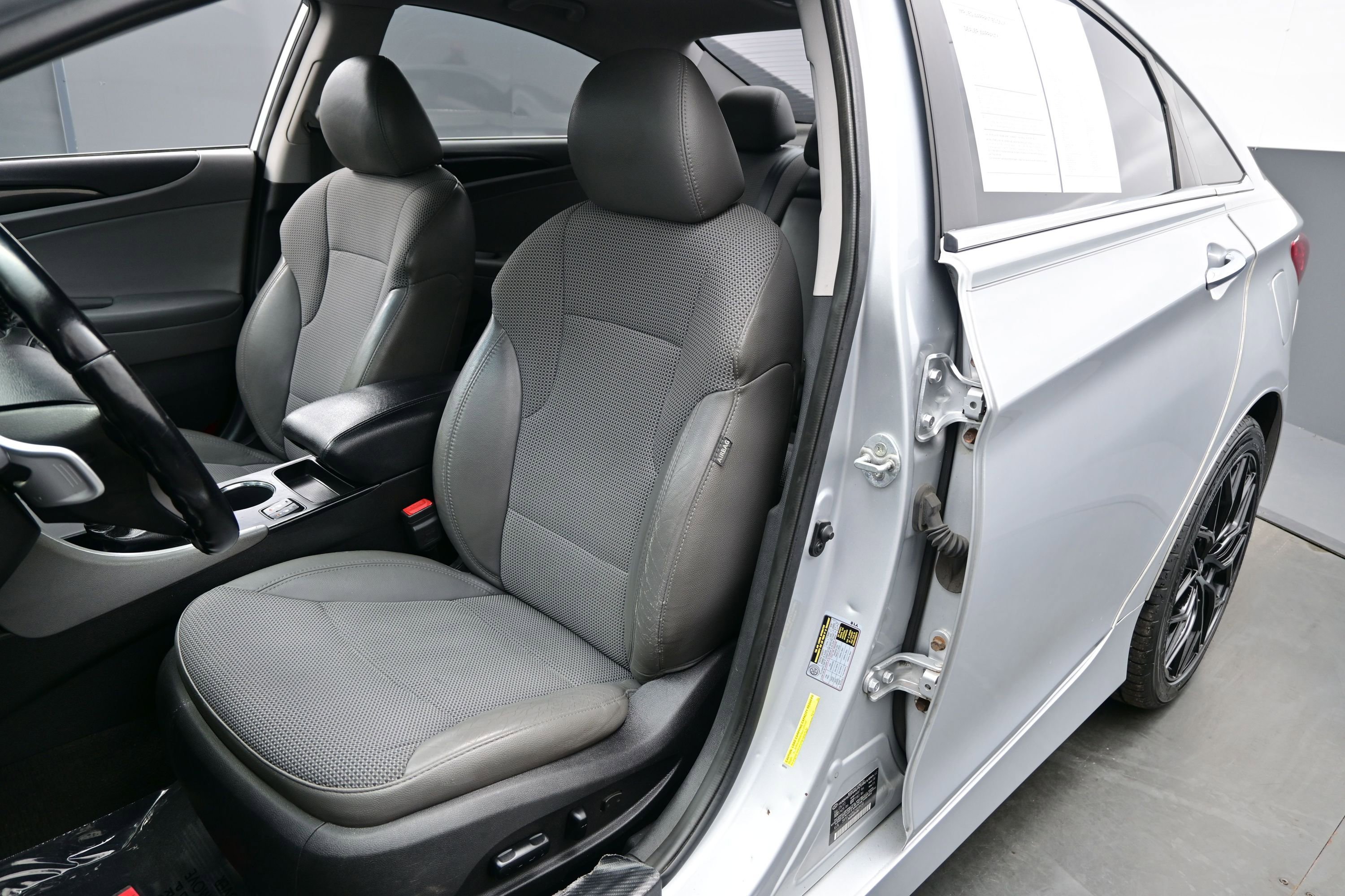 Used 2014 Hyundai Sonata SE w/ Premium Package 03 FWD image 10