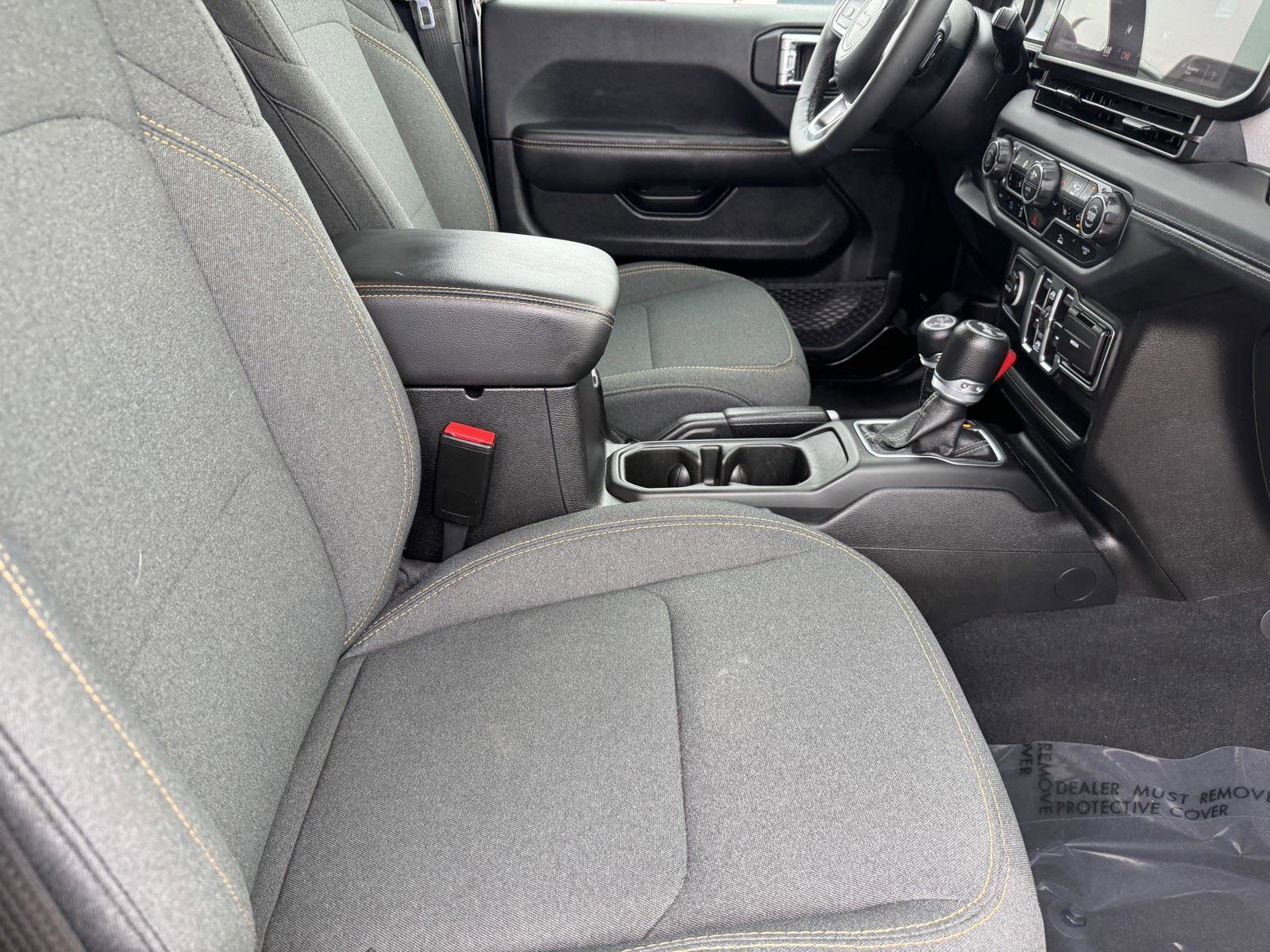 Certified 2025 Jeep Wrangler Sahara image 9