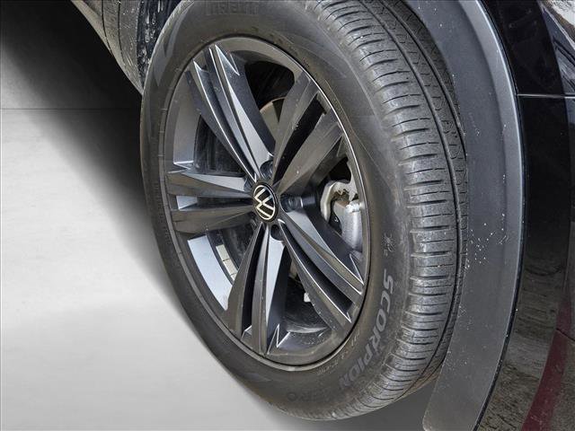 Used 2021 Volkswagen Atlas Cross Sport SE image 6