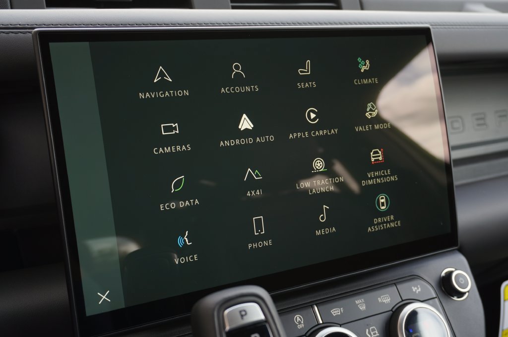 New 2026 Land Rover Defender 110 X-Dynamic SE AWD/4WD image 18