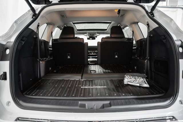 New 2026 Toyota Highlander Platinum image 9
