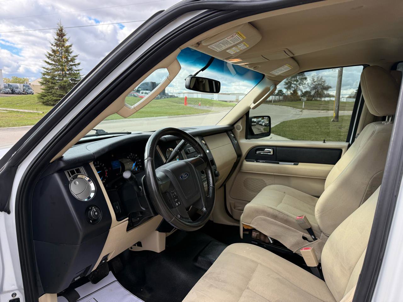 Used 2015 Ford Expedition XL image 11