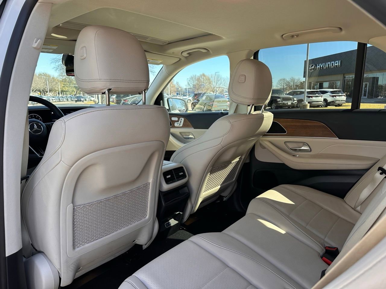 Used 2024 Mercedes-Benz GLE 350 4MATIC image 17