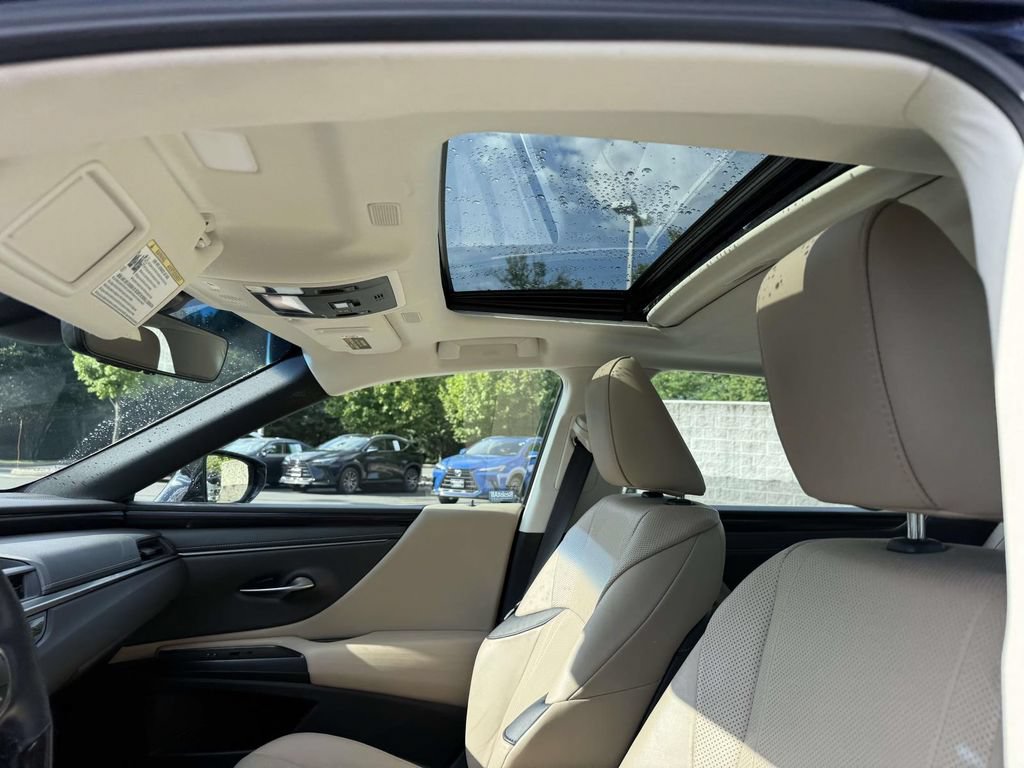 Used 2020 Lexus ES 300h w/ Accessory Package FWD image 20