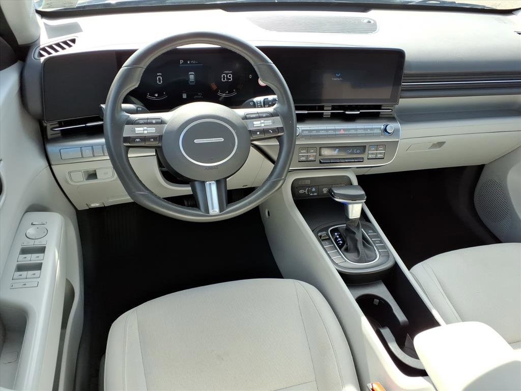 Used 2025 Hyundai Kona SEL image 7