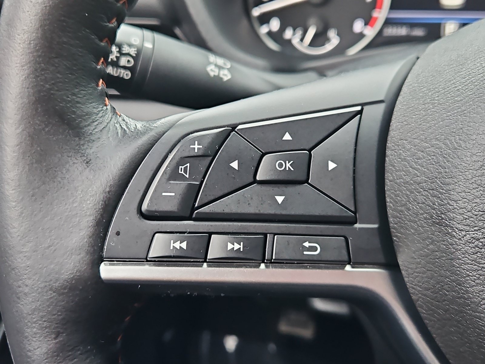 Used 2025 Nissan Sentra SR w/ SR Premium Package FWD image 26