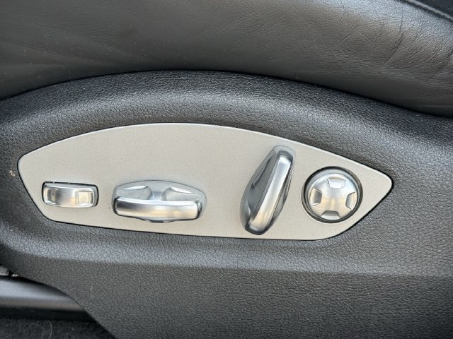 Used 2023 Porsche Macan S w/ Premium Package Plus AWD/4WD image 23