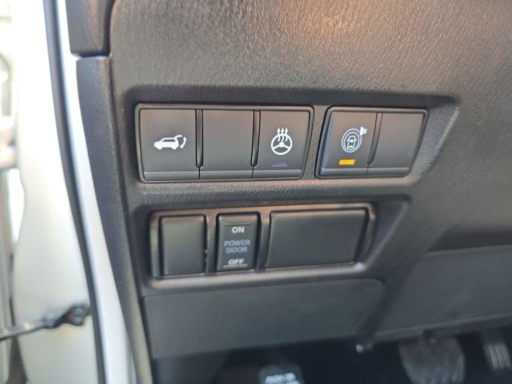 Used 2024 Nissan Armada SL w/ Captain's Chairs Package AWD/4WD image 14