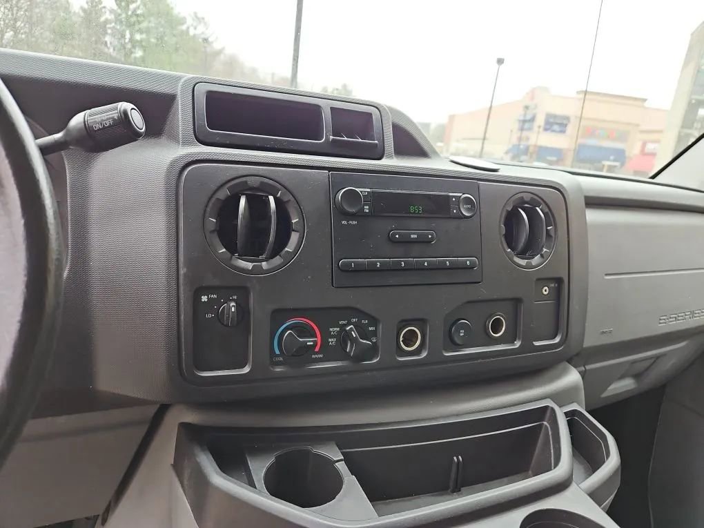 Used 2012 Ford E-150 and Econoline 150 w/ PWR Group image 15