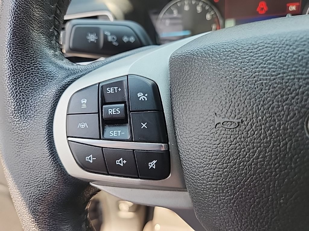 Used 2022 Ford Explorer XLT AWD/4WD image 17