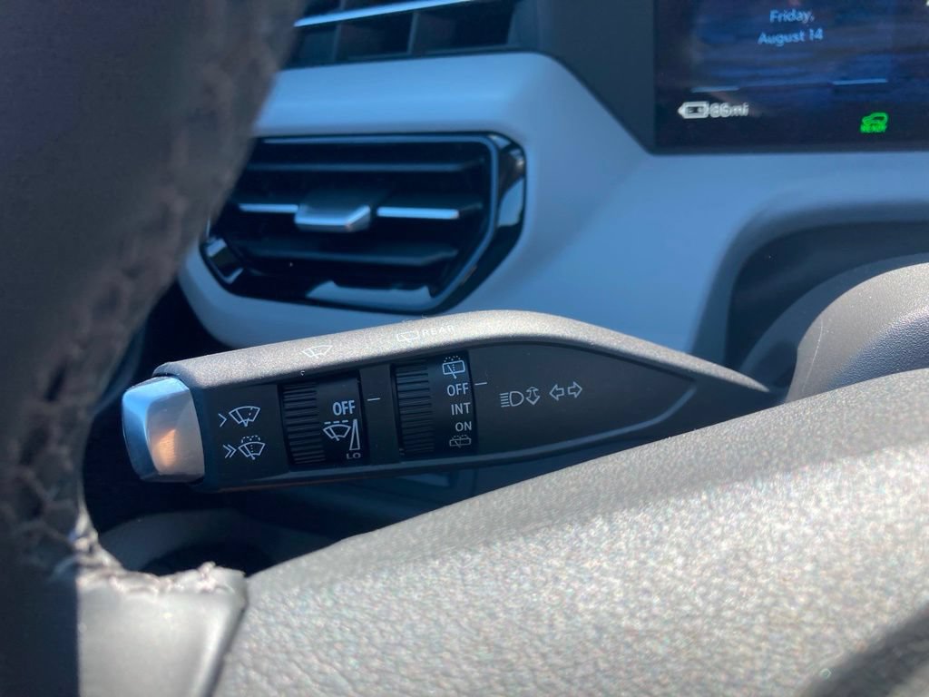 Used 2027 Chevrolet Bolt LT w/ Comfort Package FWD image 10
