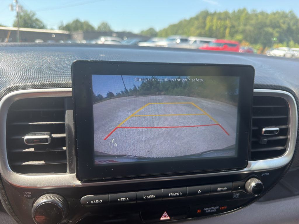Used 2020 Hyundai Venue SEL FWD image 11