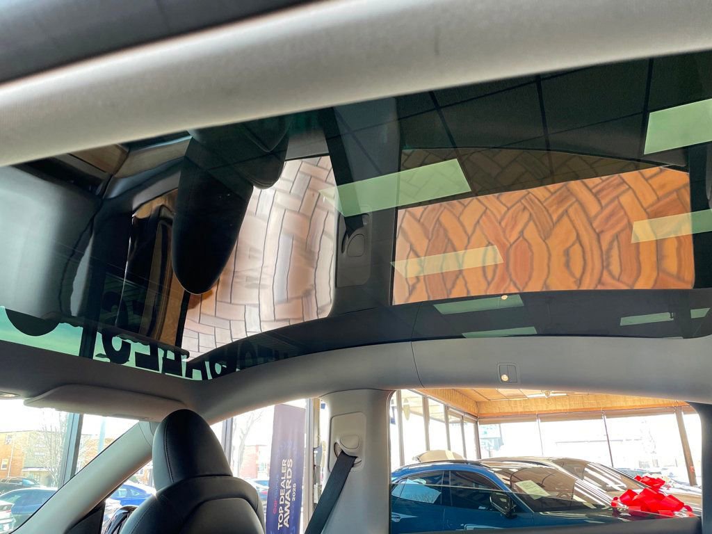 Used 2023 Tesla Model Y Long Range image 17