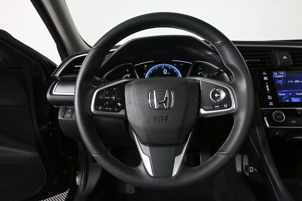 Used 2018 Honda Civic Touring image 2