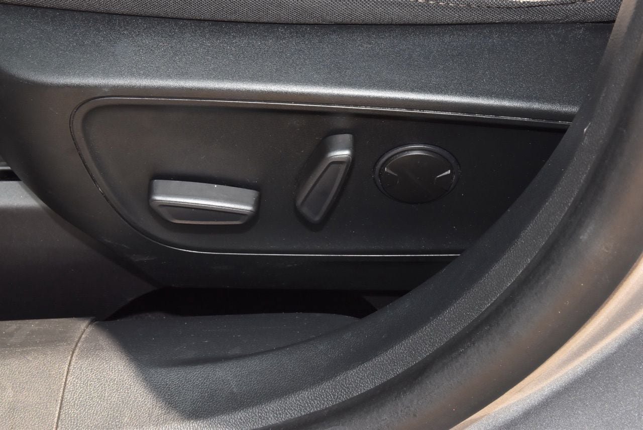 Used 2021 Ford Escape SE w/ SE Sport Appearance Package FWD image 34