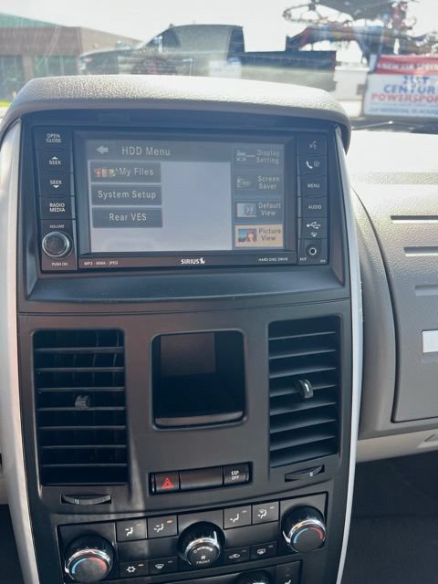 Used 2008 Dodge Grand Caravan SXT w/ Entertainment Group 2 FWD image 44