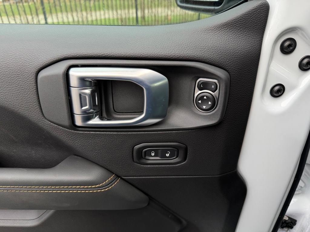 New 2026 Jeep Gladiator Sahara image 19