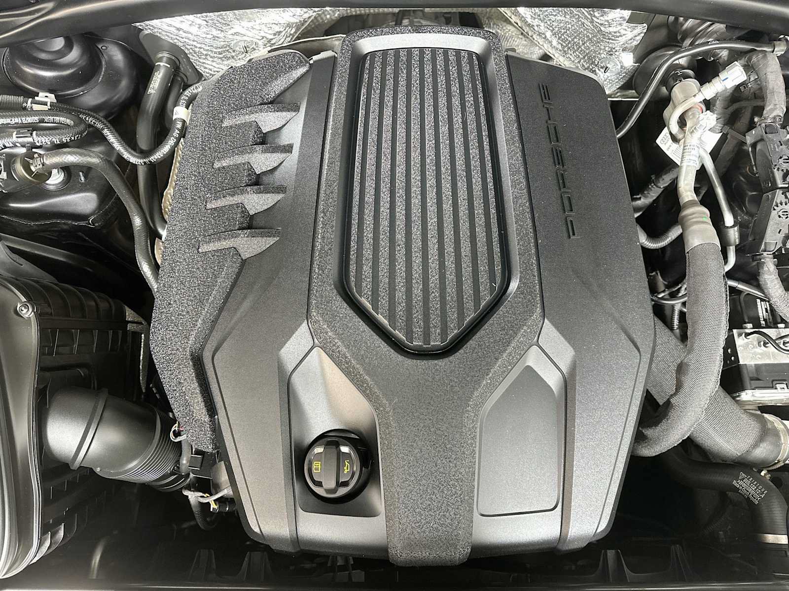 Certified 2024 Porsche Macan Turbo AWD/4WD image 31