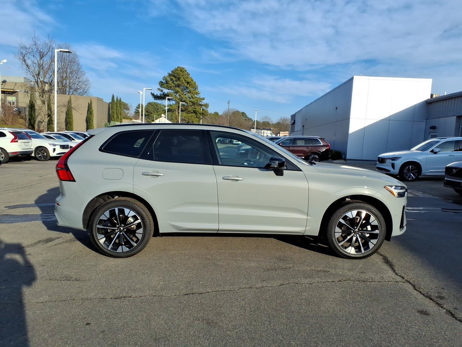 New 2026 Volvo XC60 B5 Plus w/ Protection Package Premier AWD/4WD image 2