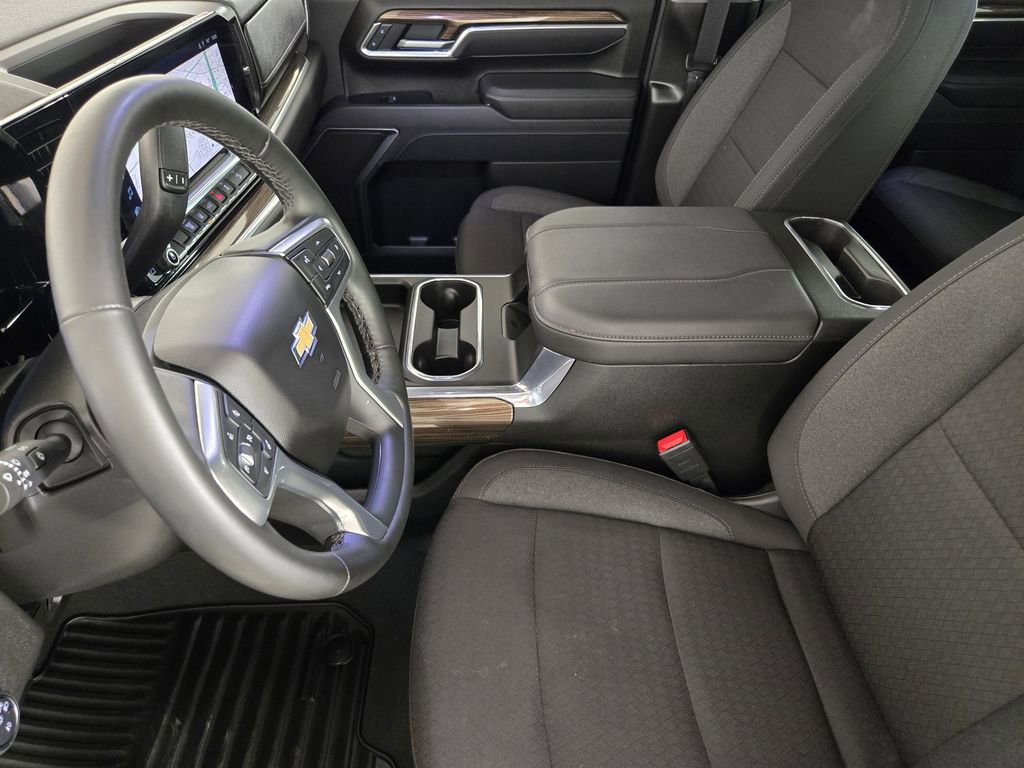 Used 2025 Chevrolet Silverado 2500 LT AWD/4WD image 14