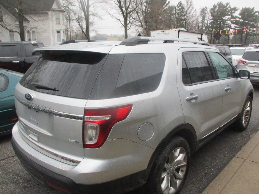 Used 2014 Ford Explorer XLT w/ Equipment Group 202A image 4