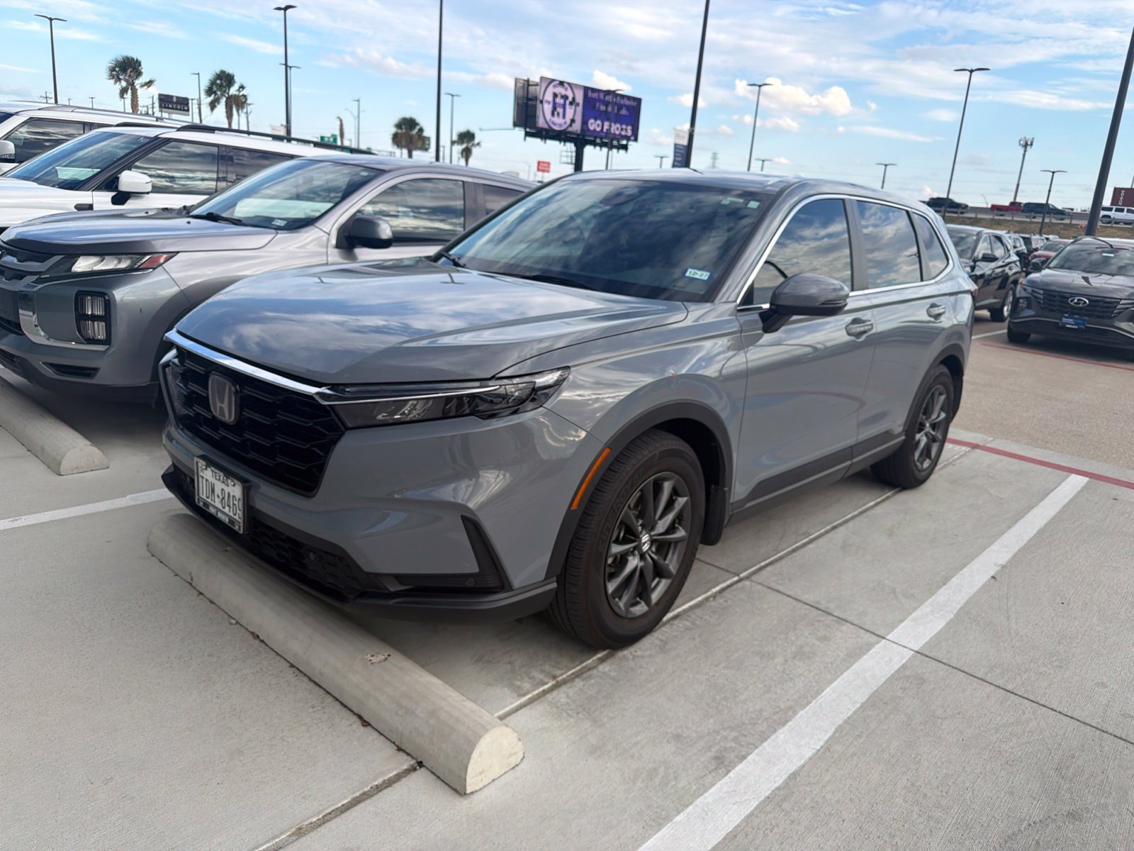Used 2026 Honda CR-V EX-L image 2