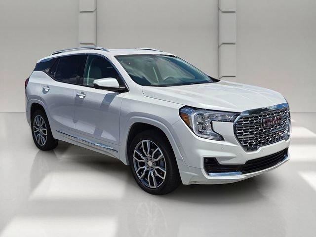 Used 2022 GMC Terrain Denali w/ Denali Premium Package AWD/4WD image 7