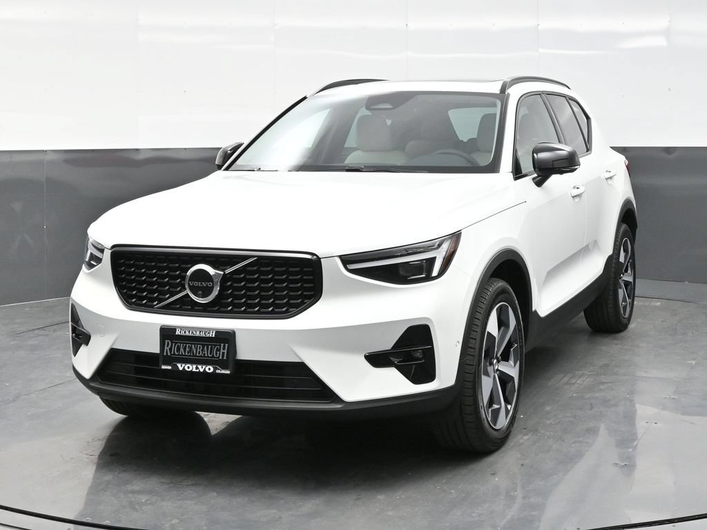 New 2026 Volvo XC40 B5 Plus w/ Protection Package Premier AWD/4WD image 2