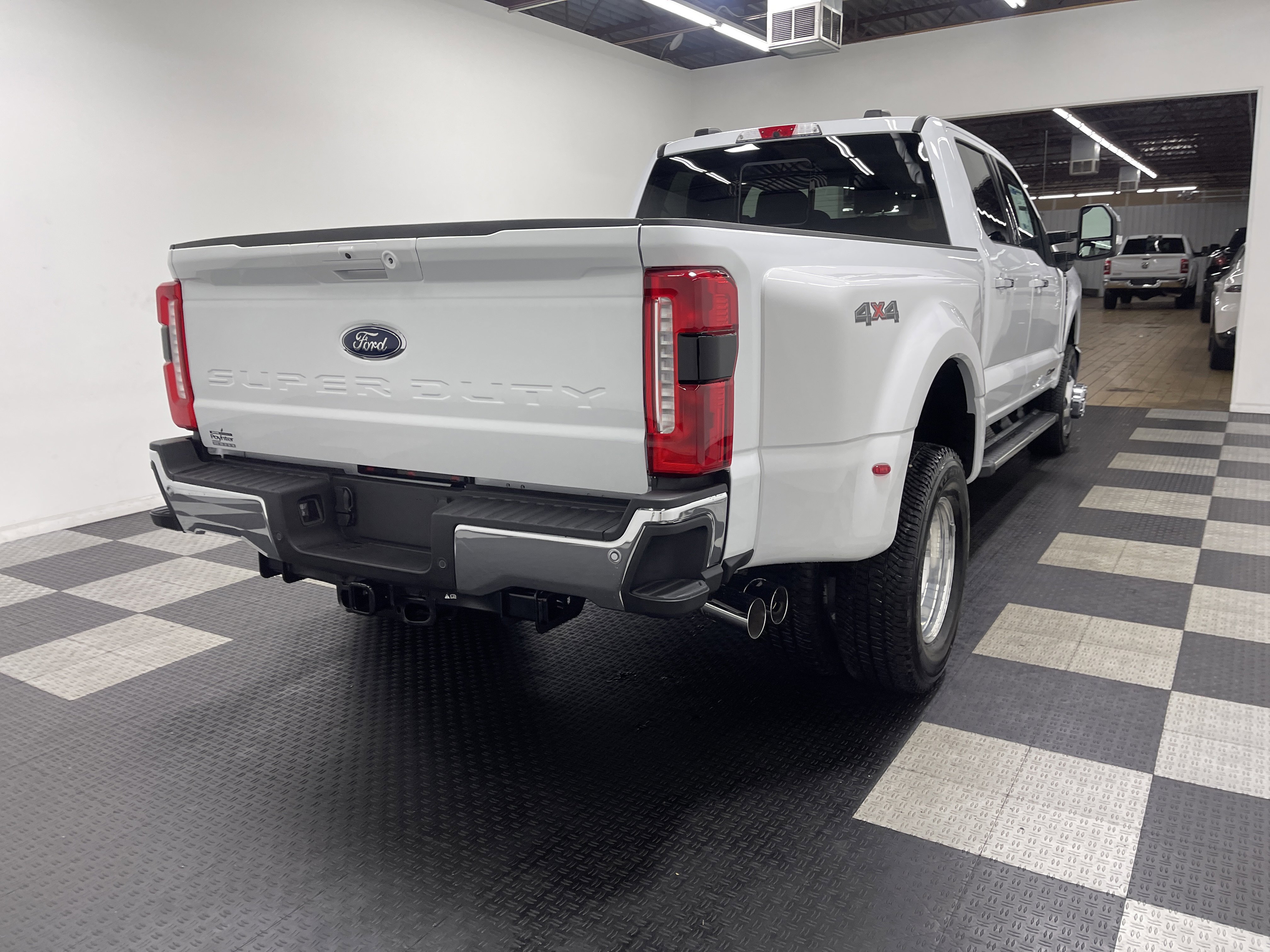 New 2026 Ford F350 Lariat w/ Chrome Package image 4