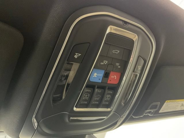 Used 2024 Jeep Grand Cherokee Limited w/ Luxury Tech Group II AWD/4WD image 18
