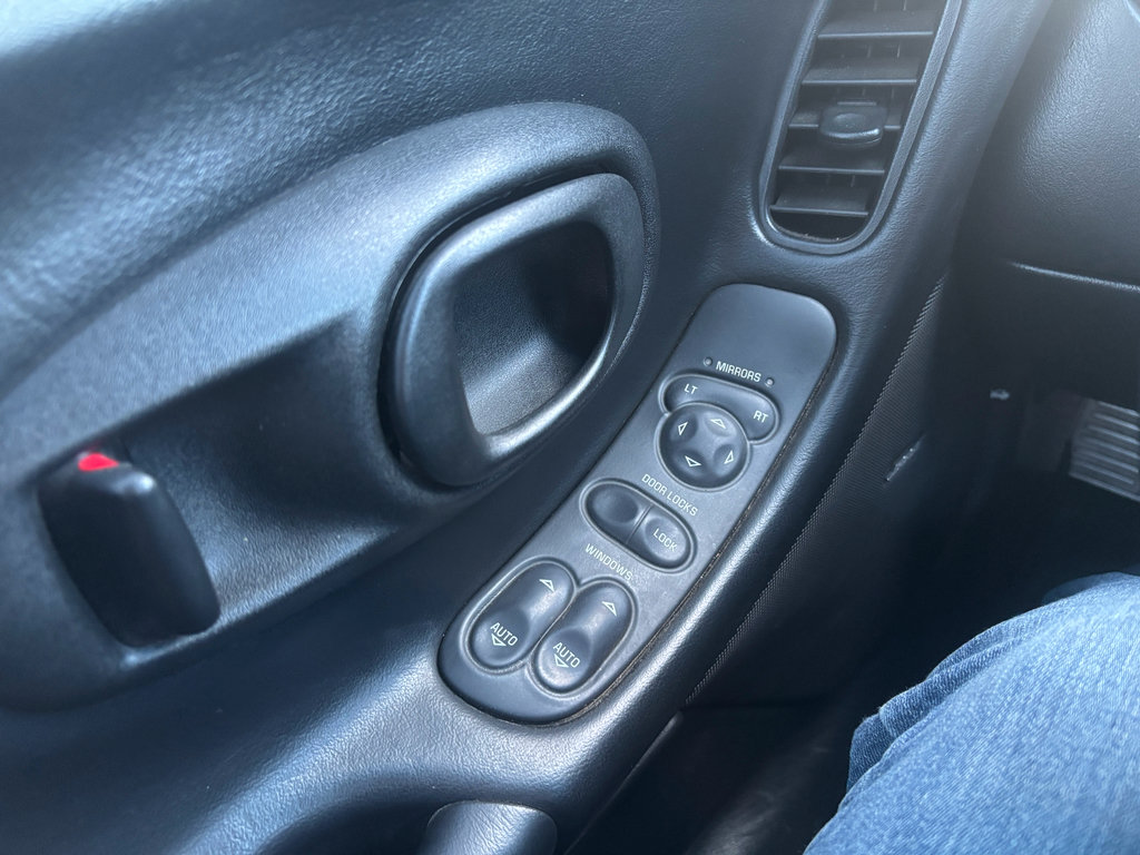 Used 1997 Chevrolet Corvette Coupe RWD image 23