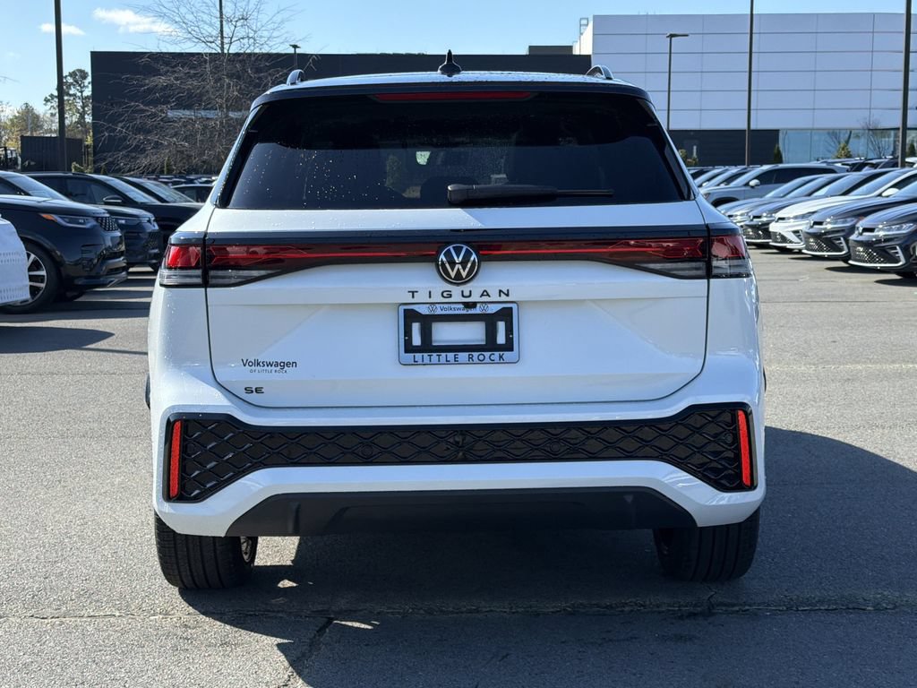 New 2026 Volkswagen Tiguan SE R-Line FWD image 4