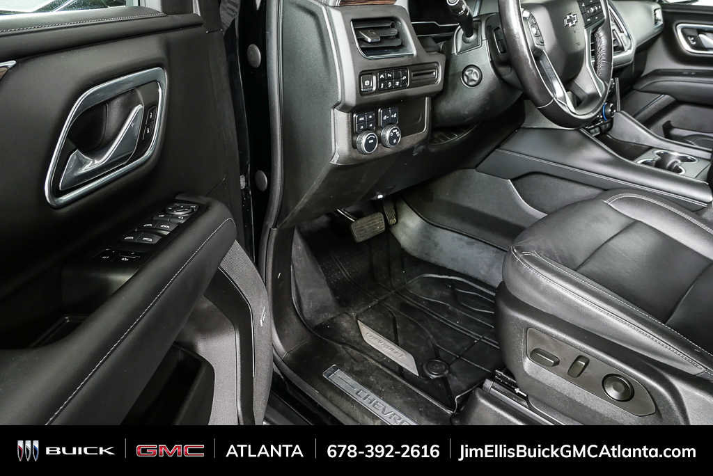 Used 2022 Chevrolet Tahoe Z71 w/ Luxury Package AWD/4WD image 8