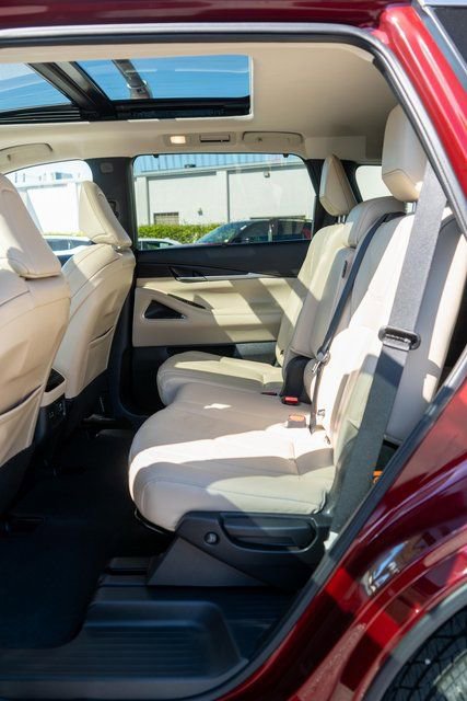 Used 2023 INFINITI QX60 Sensory w/ Cargo Package AWD/4WD image 14