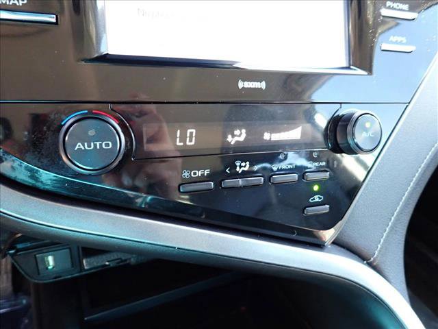 Used 2020 Toyota Camry SE FWD image 15